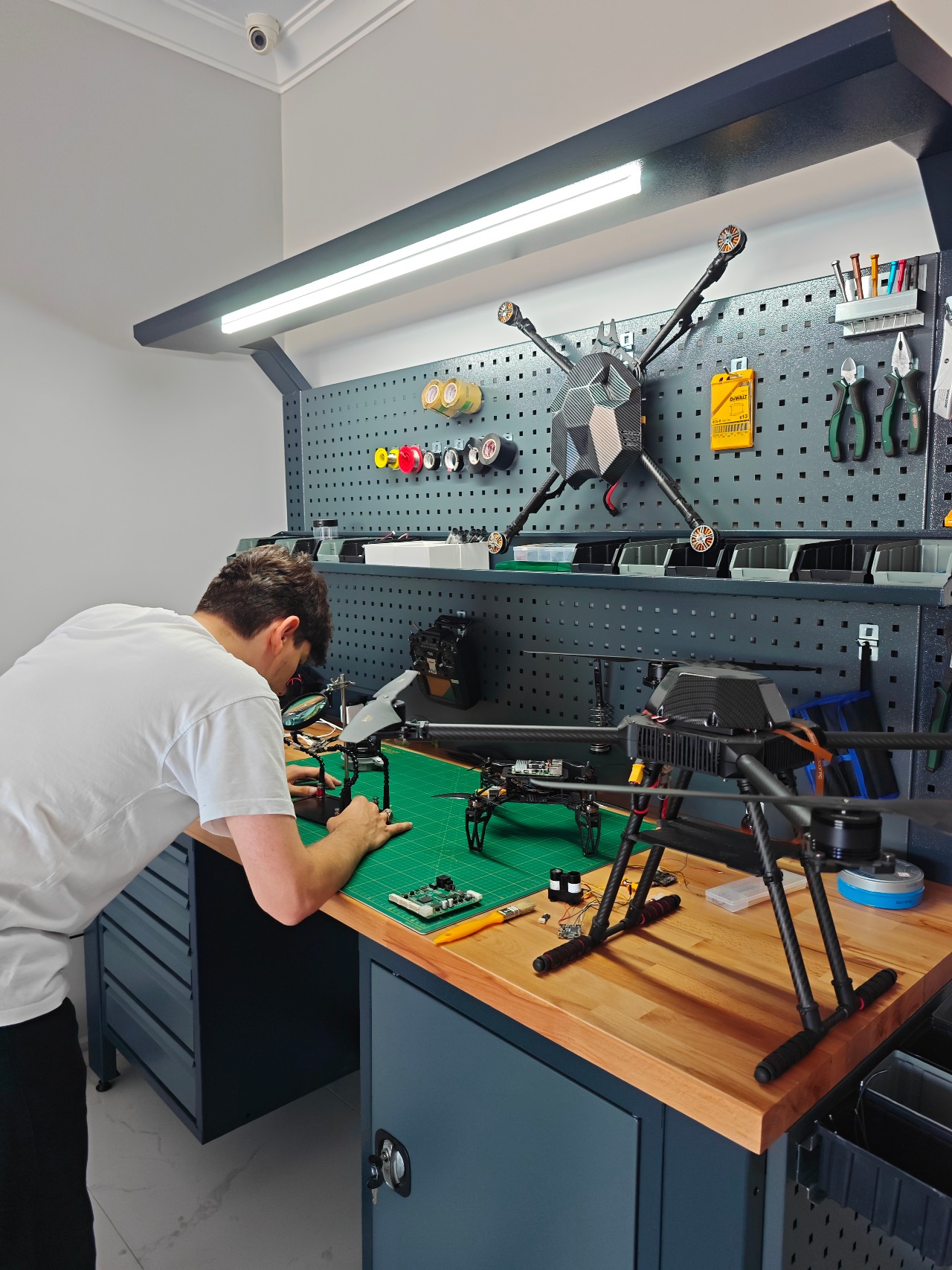 Work on the UKK V1 prototype in the Orkavian workshop